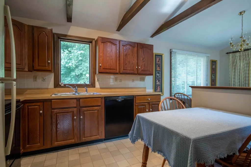 3 Fairway Road Londonderry NH 03053