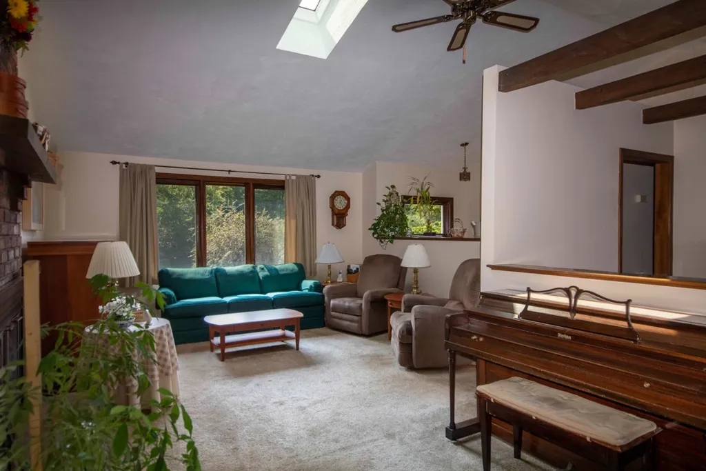 3 Fairway Road Londonderry NH 03053