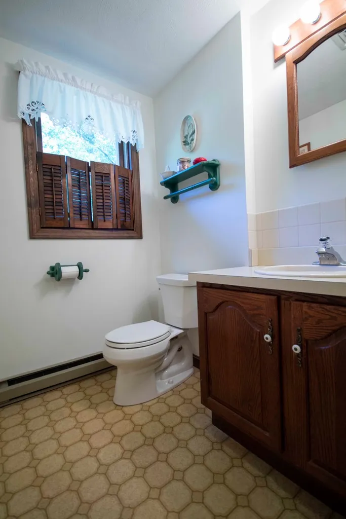 3 Fairway Road Londonderry NH 03053