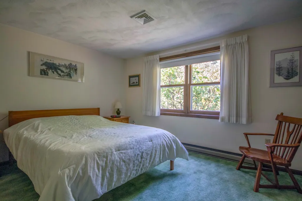 3 Fairway Road Londonderry NH 03053