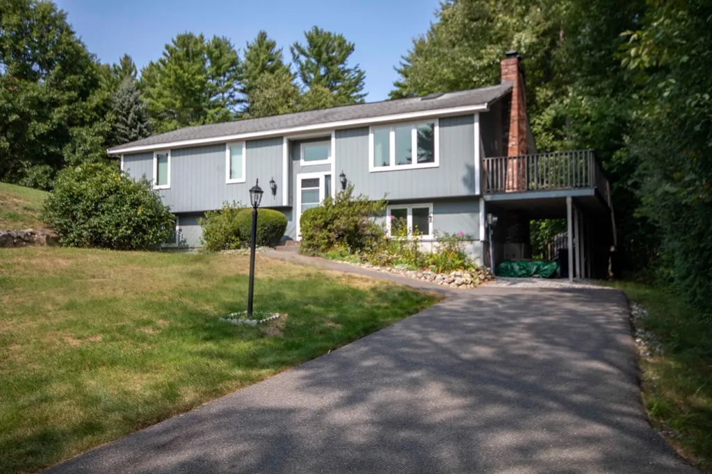 3 Fairway Road Londonderry NH 03053