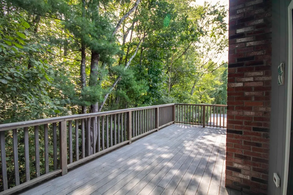3 Fairway Road Londonderry NH 03053