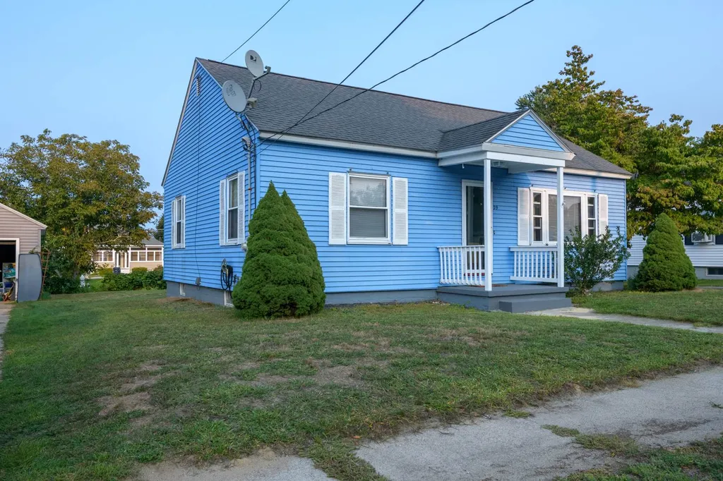 29 Russell Street Nashua NH 03060