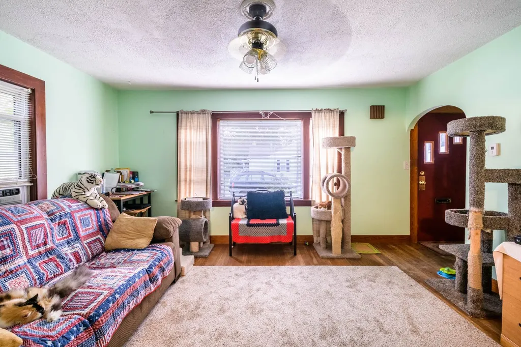 29 Russell Street Nashua NH 03060