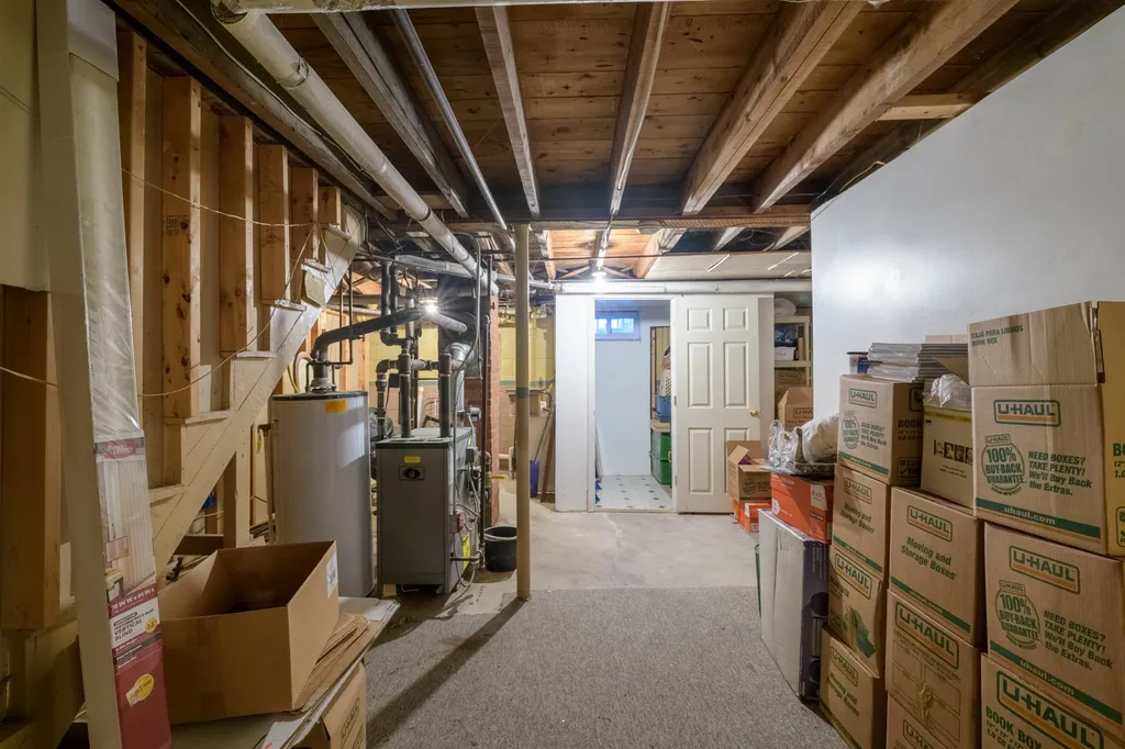 29 Russell Street Nashua NH 03060