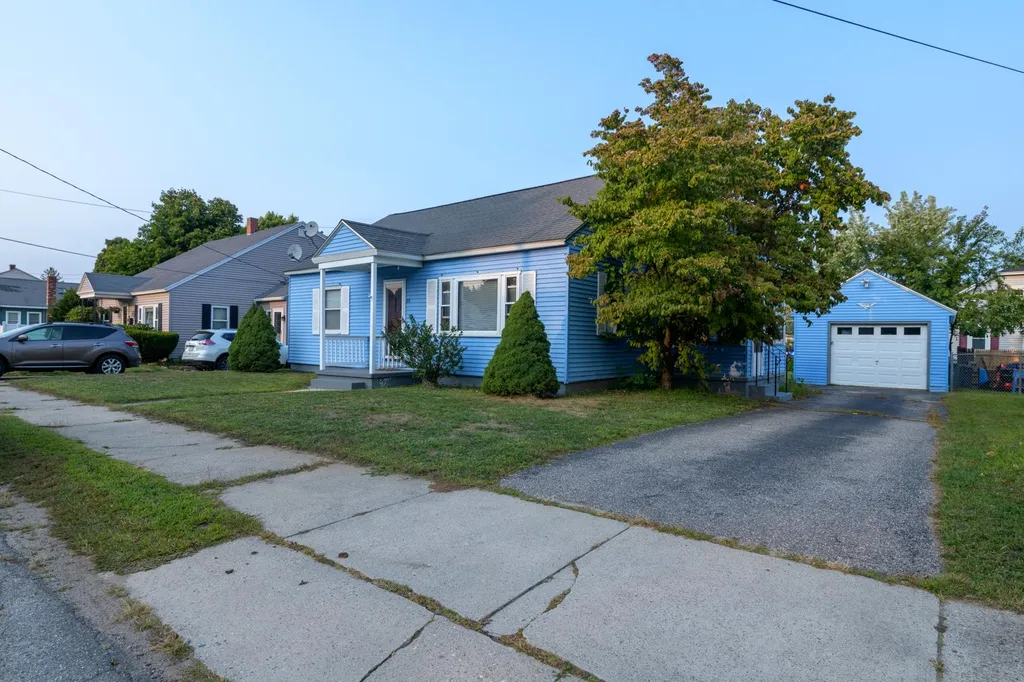 29 Russell Street Nashua NH 03060