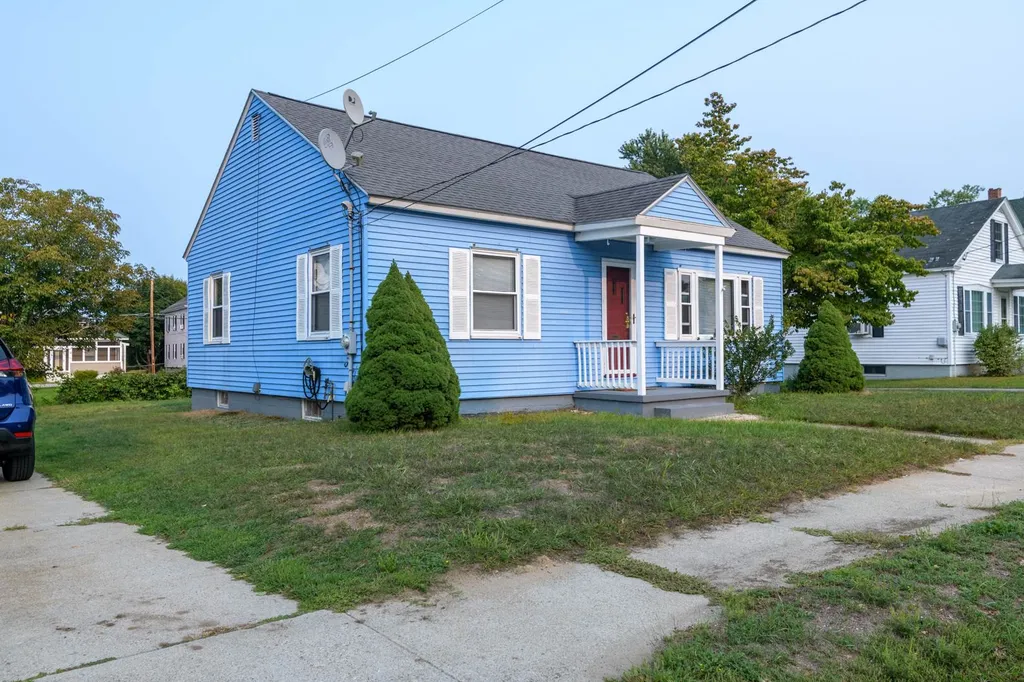 29 Russell Street Nashua NH 03060