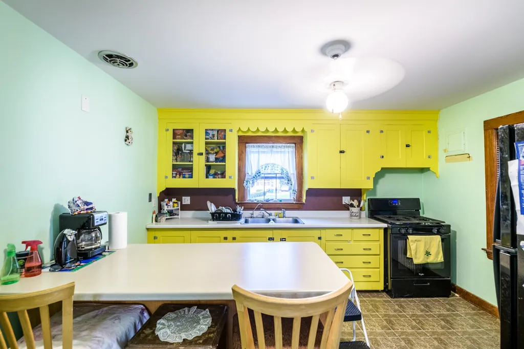 29 Russell Street Nashua NH 03060