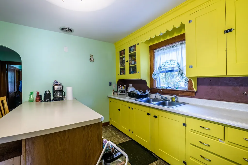 29 Russell Street Nashua NH 03060
