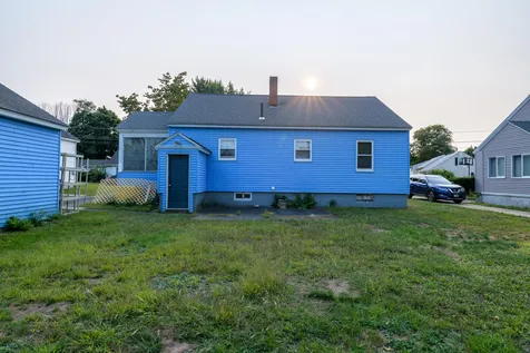 29 Russell Street Nashua NH 03060
