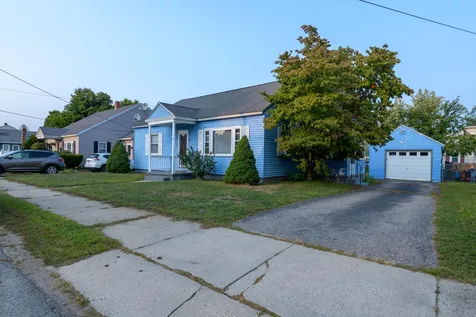 29 Russell Street Nashua NH 03060