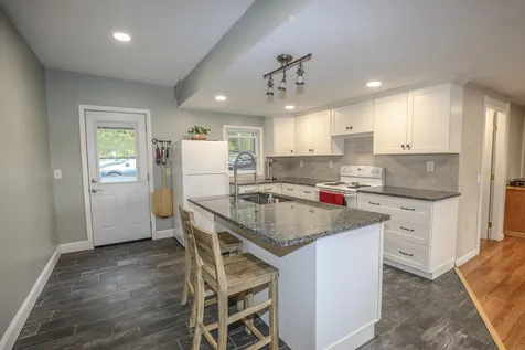 71 Langford Road Raymond NH 03077