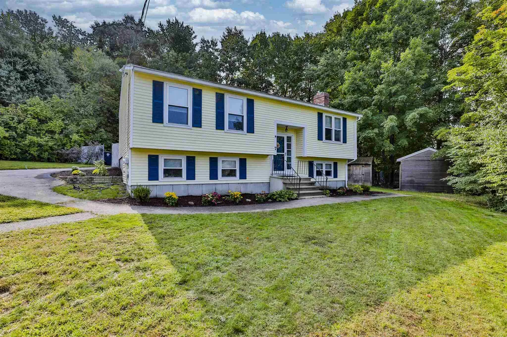 7 Michelle Drive Nashua NH 03062