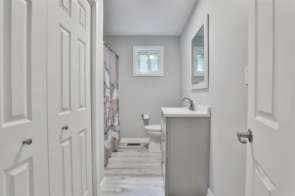 7 Michelle Drive Nashua NH 03062