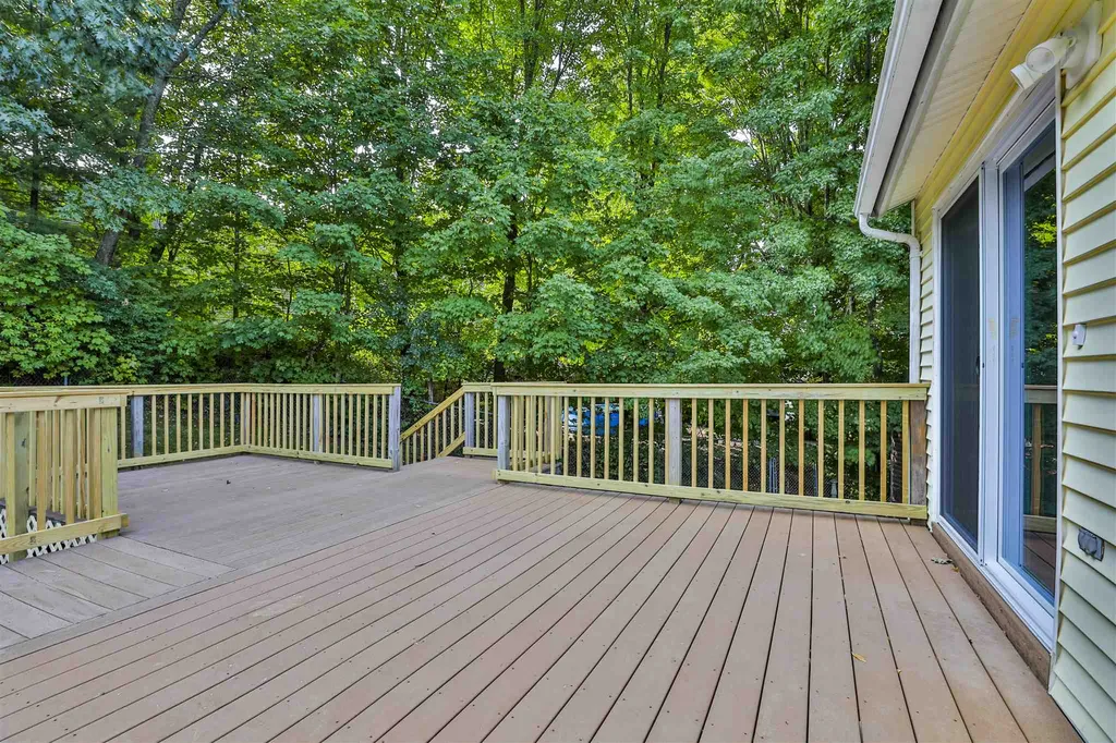 7 Michelle Drive Nashua NH 03062