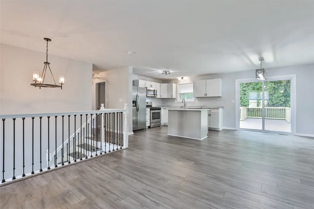 7 Michelle Drive Nashua NH 03062