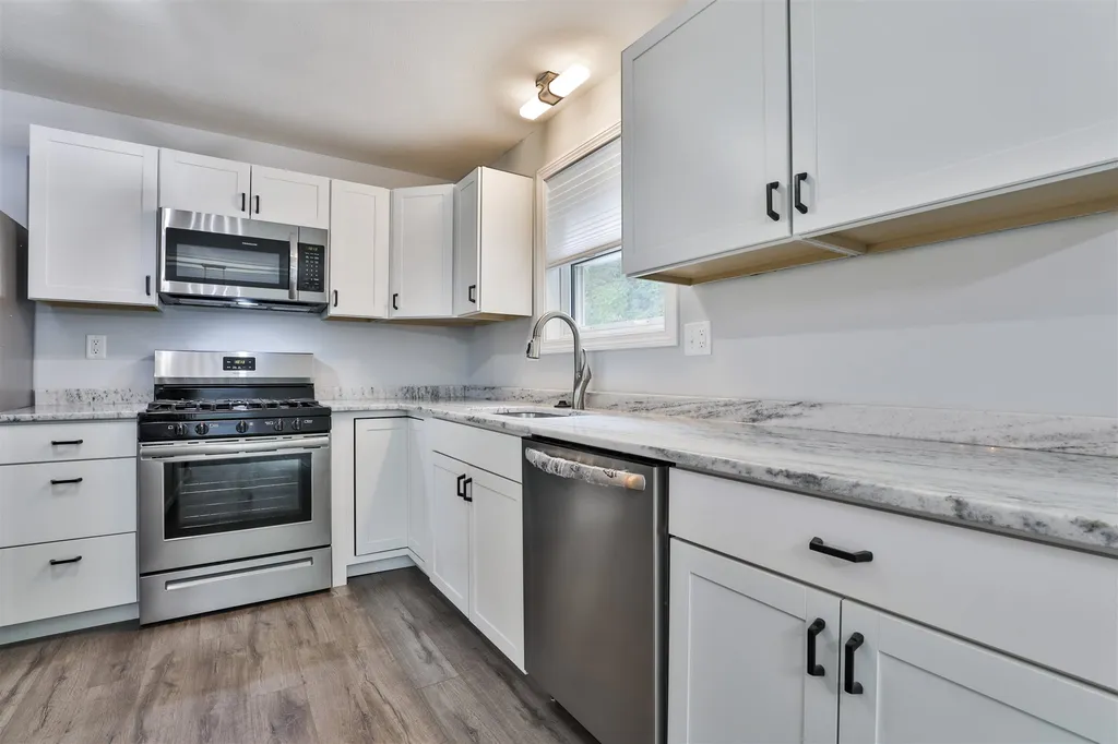 7 Michelle Drive Nashua NH 03062