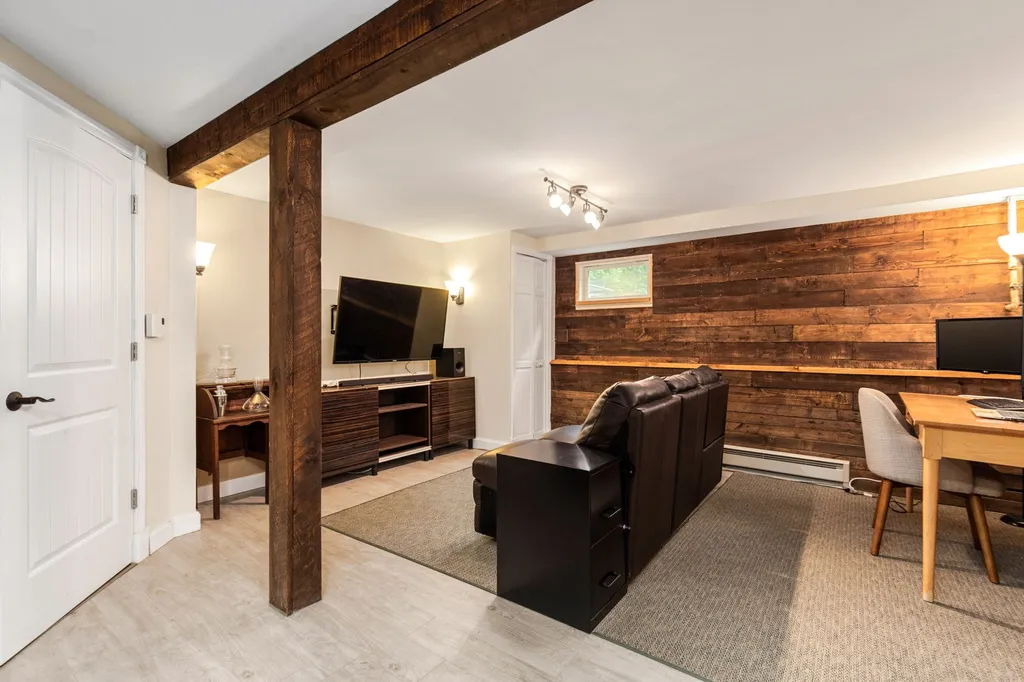 33 Raeder Drive Stratham NH 03885