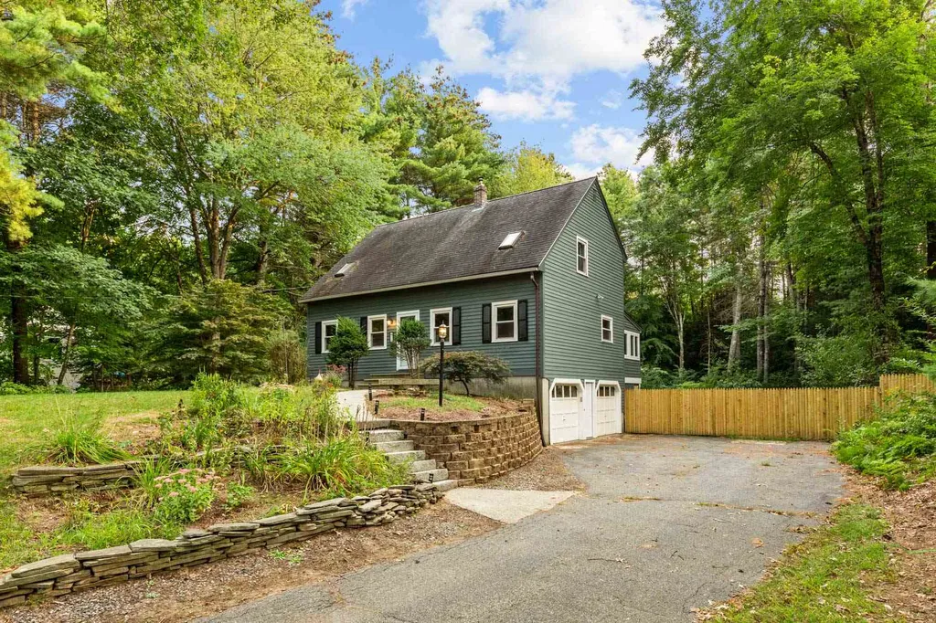 33 Raeder Drive Stratham NH 03885