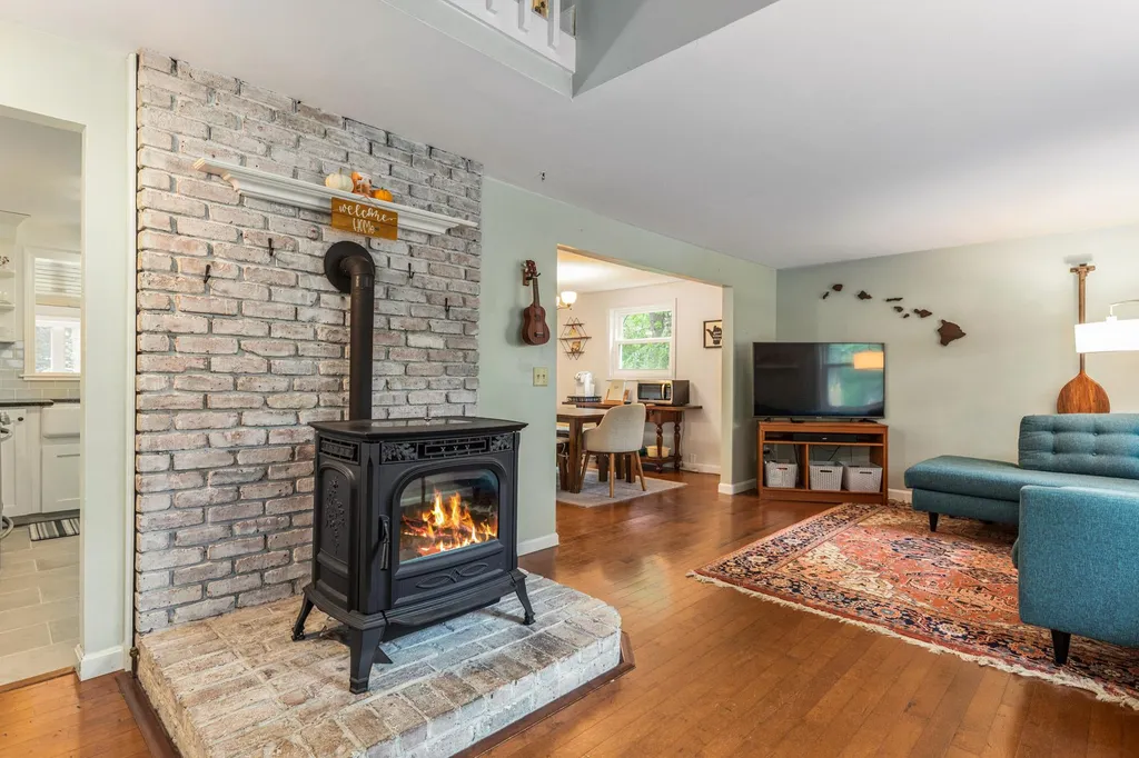 33 Raeder Drive Stratham NH 03885