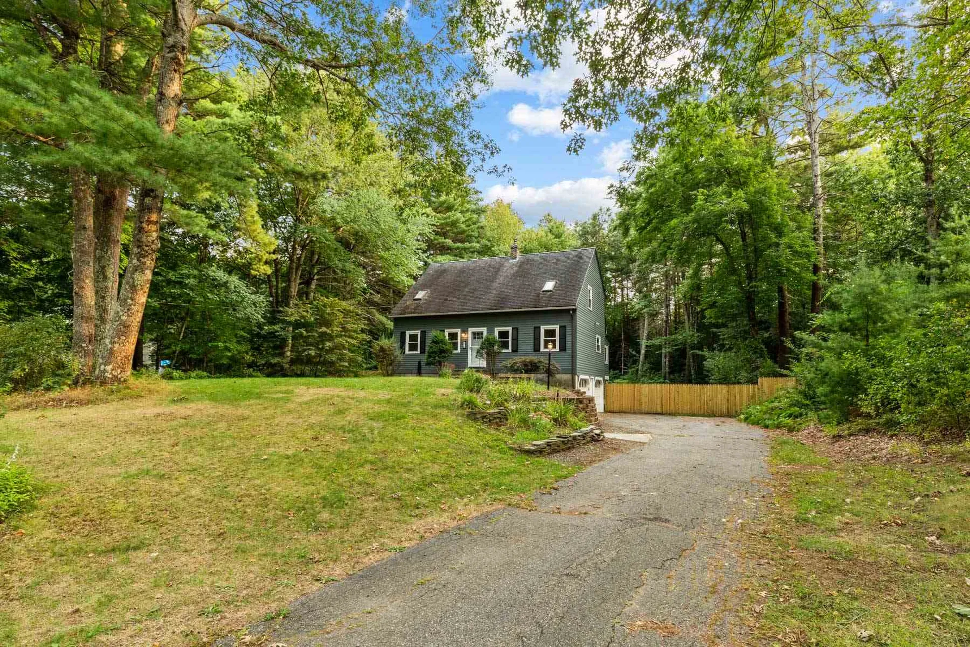 33 Raeder Drive Stratham NH 03885
