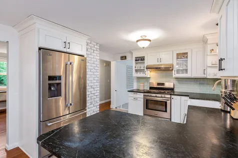 33 Raeder Drive Stratham NH 03885