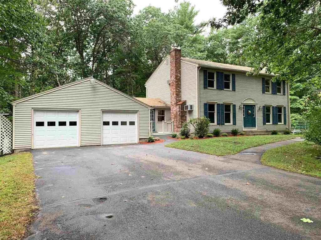18 Hartson Circle Hudson NH 03051