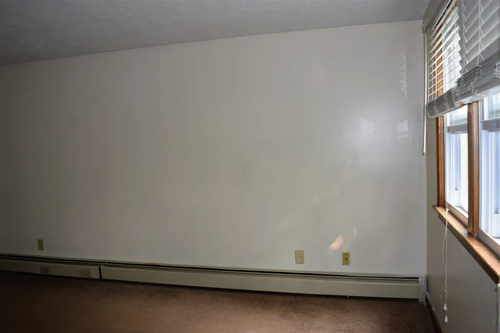 33 Elwood Avenue Manchester NH 03103