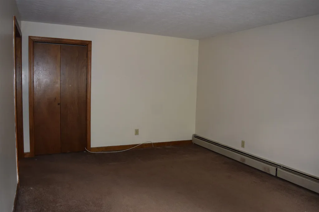 33 Elwood Avenue Manchester NH 03103