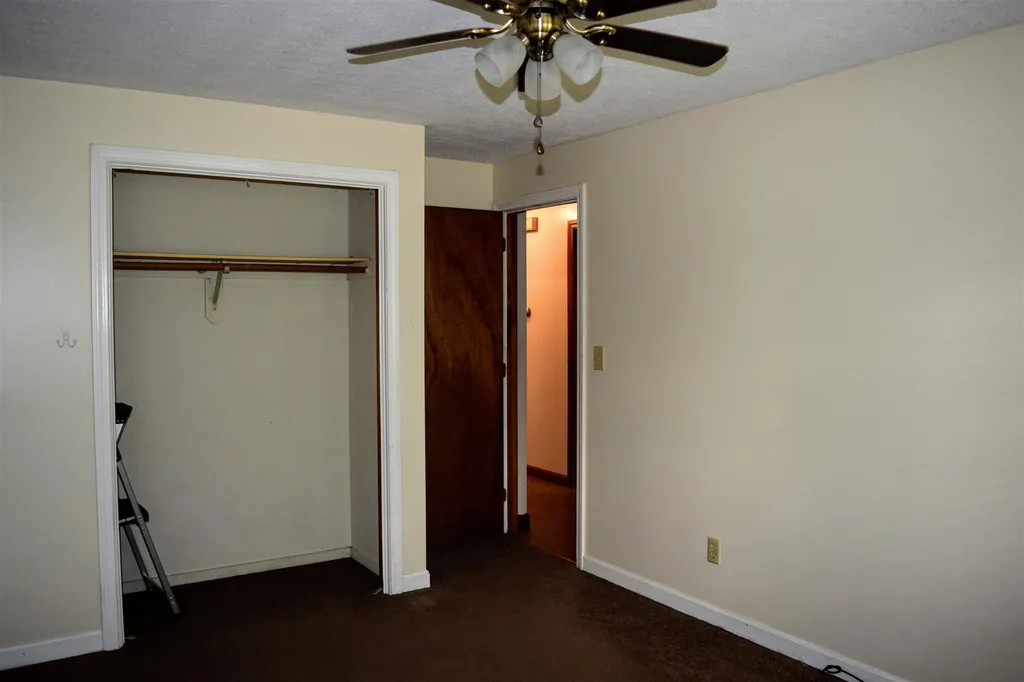 33 Elwood Avenue Manchester NH 03103