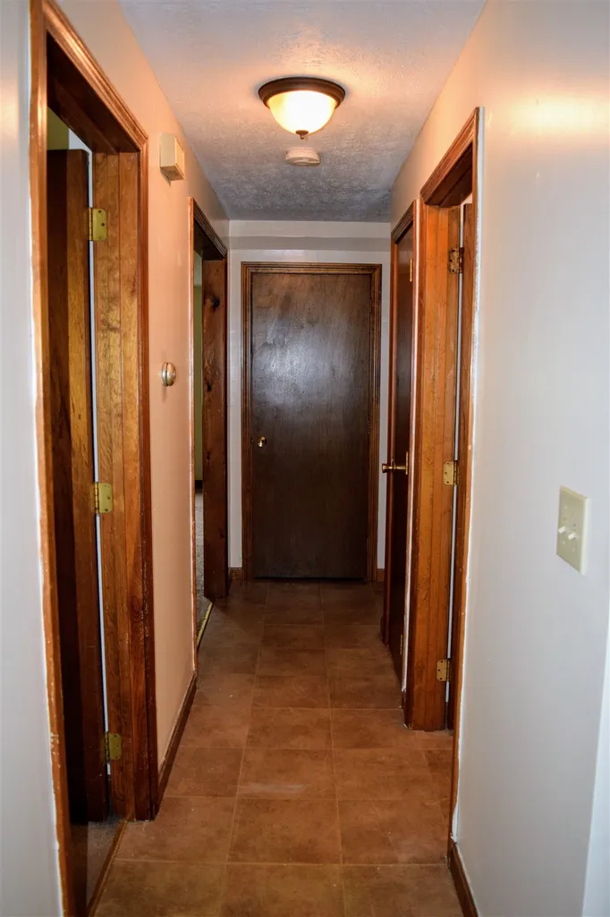 33 Elwood Avenue Manchester NH 03103