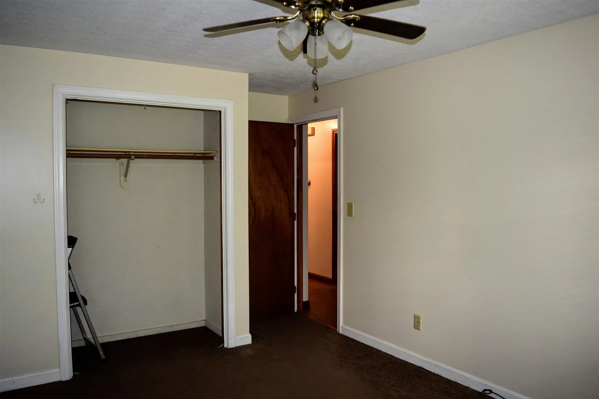 33 Elwood Avenue Manchester NH 03103