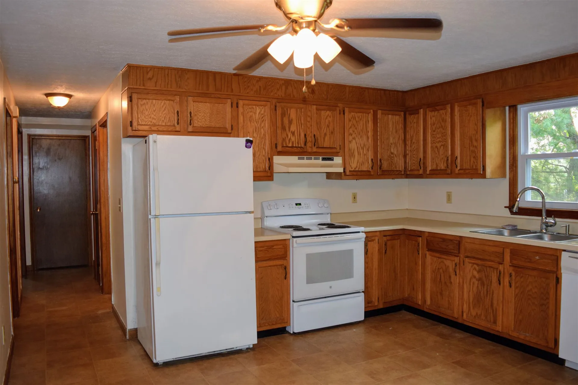 33 Elwood Avenue Manchester NH 03103