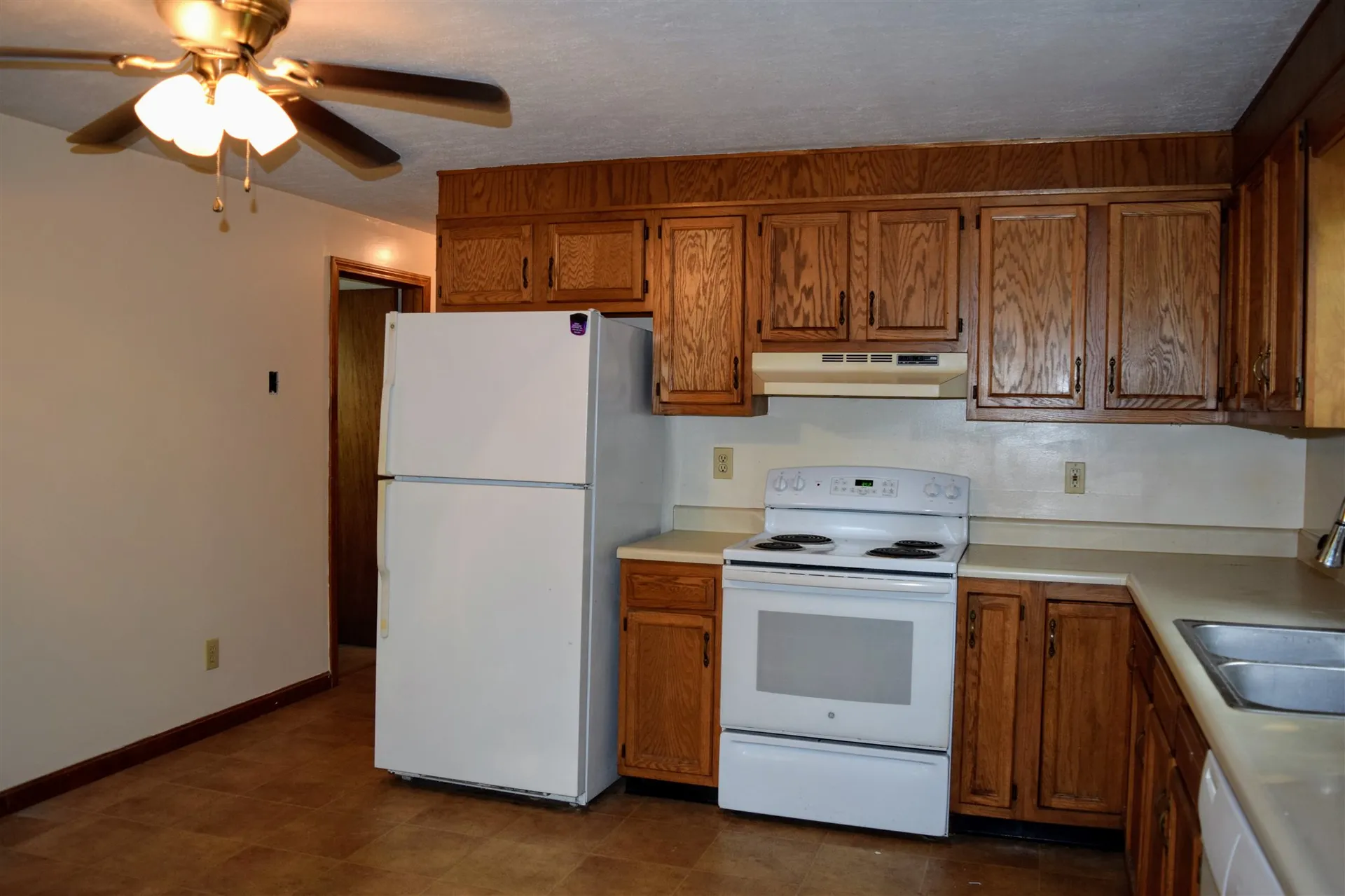 33 Elwood Avenue Manchester NH 03103