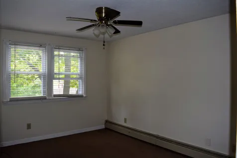 33 Elwood Avenue Manchester NH 03103