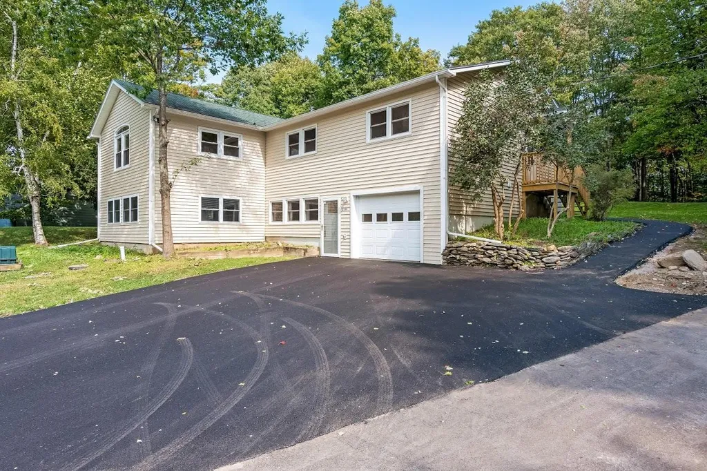 2391 Oak Hill Road Williston VT 05495-7042