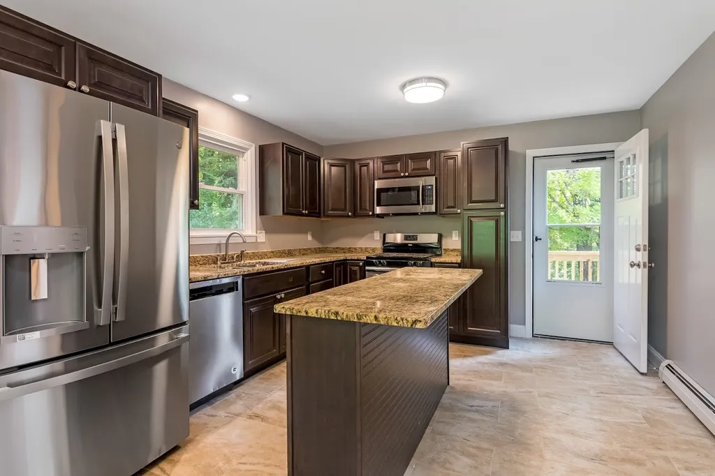 2391 Oak Hill Road Williston VT 05495-7042