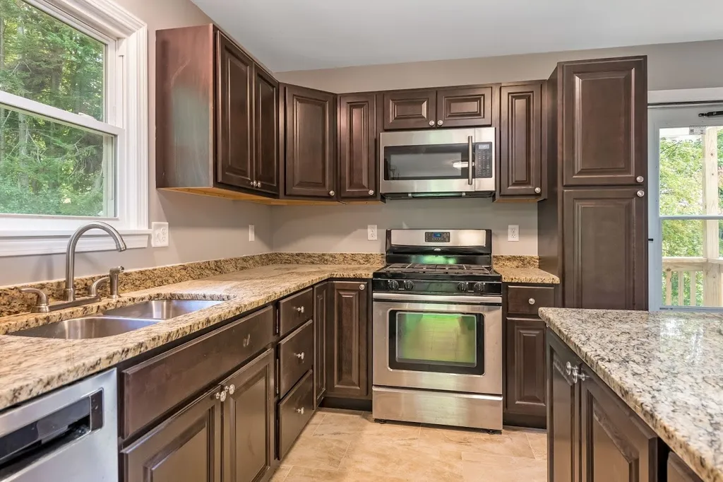 2391 Oak Hill Road Williston VT 05495-7042