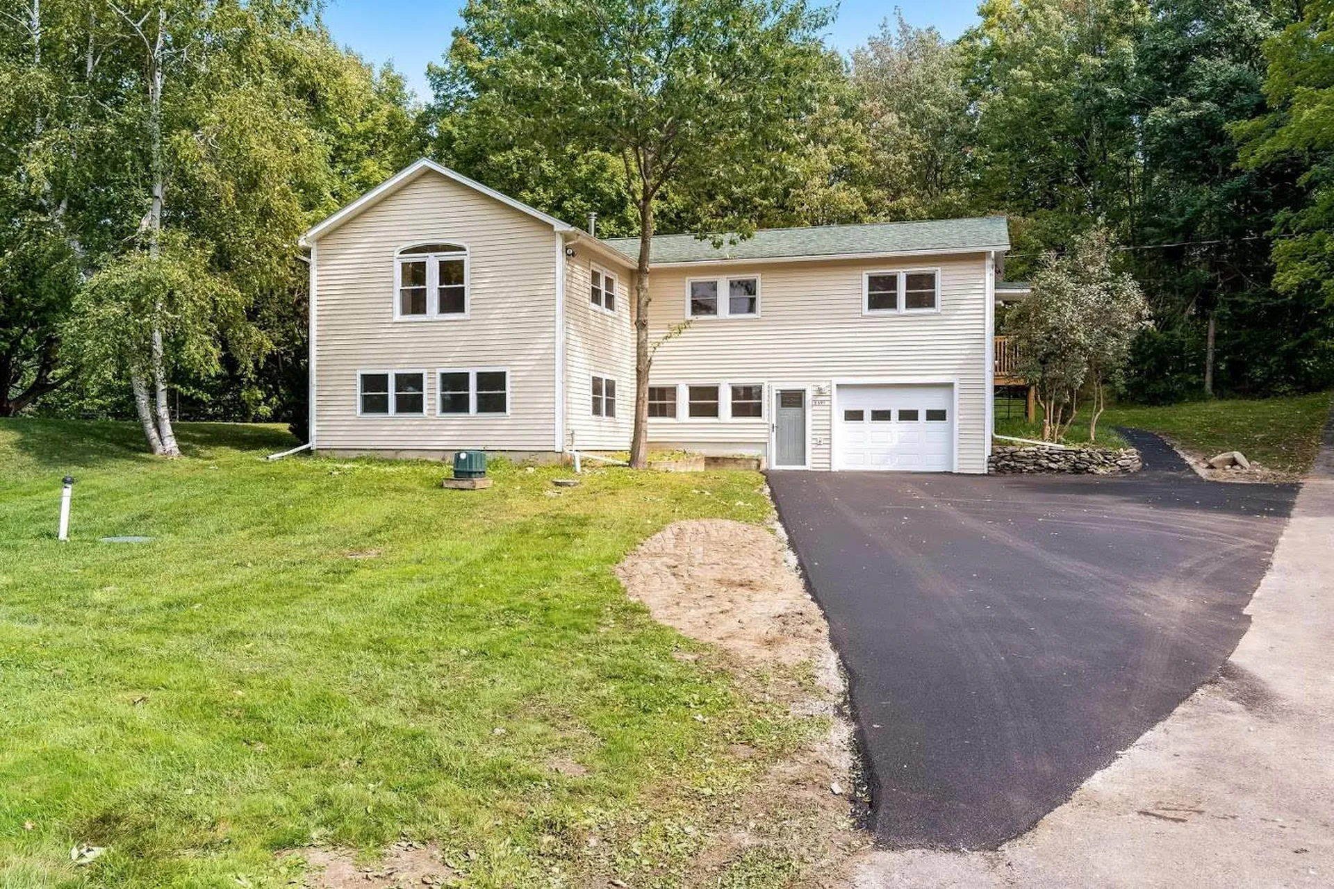 2391 Oak Hill Road Williston VT 05495-7042