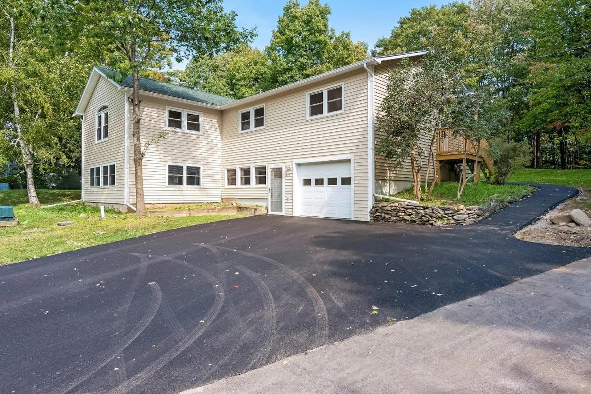 2391 Oak Hill Road Williston VT 05495-7042