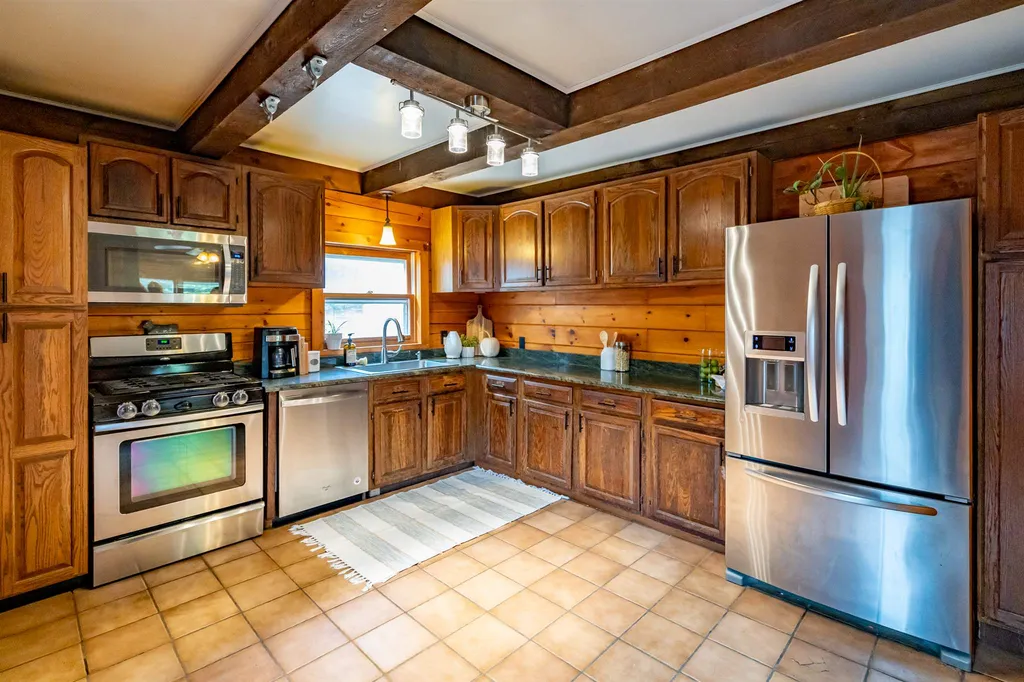 51 Mountain Road Deerfield NH 03037