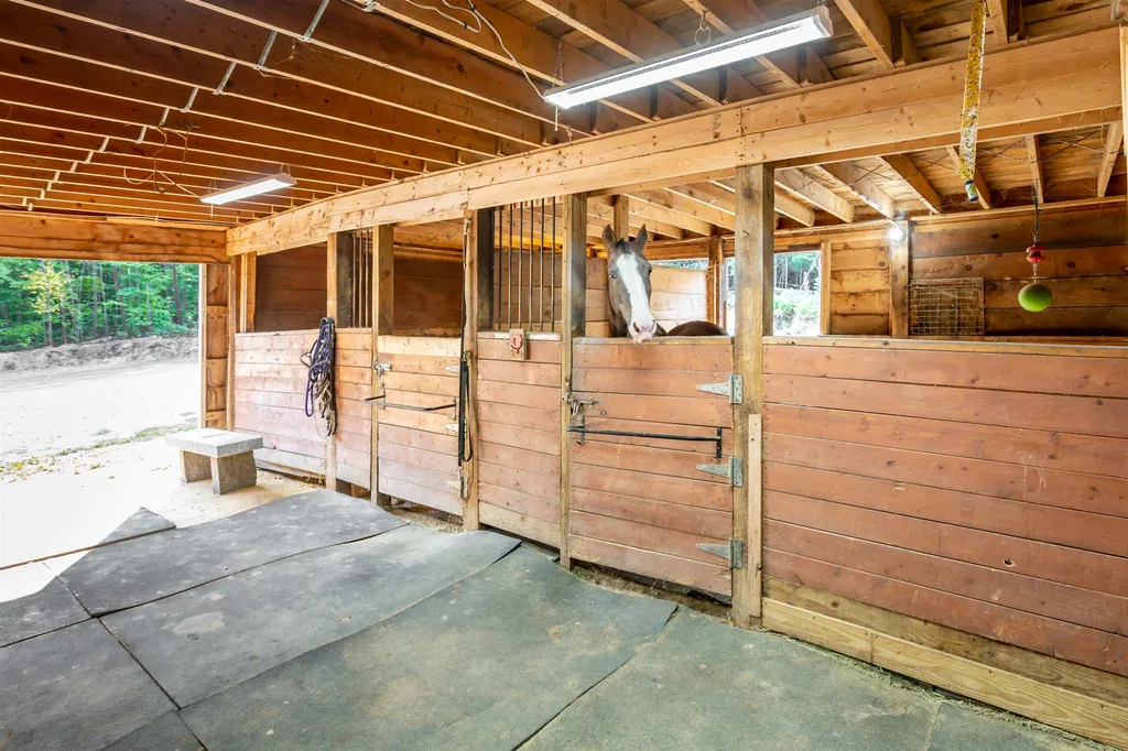 51 Mountain Road Deerfield NH 03037