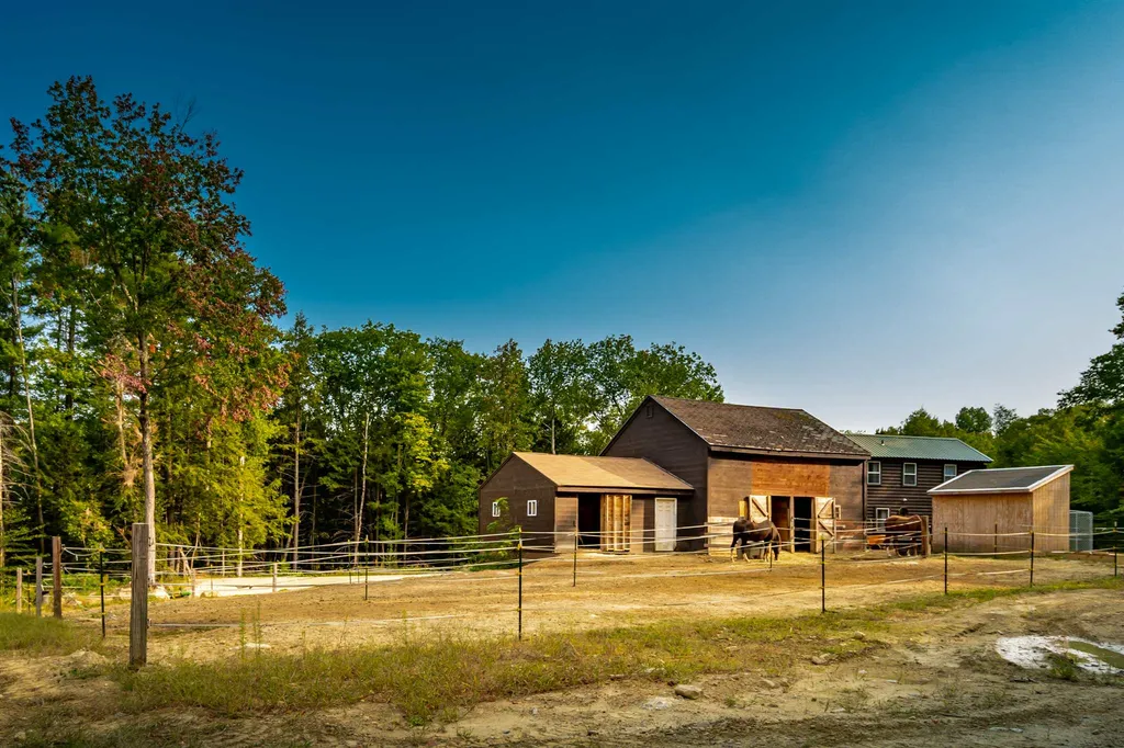 51 Mountain Road Deerfield NH 03037
