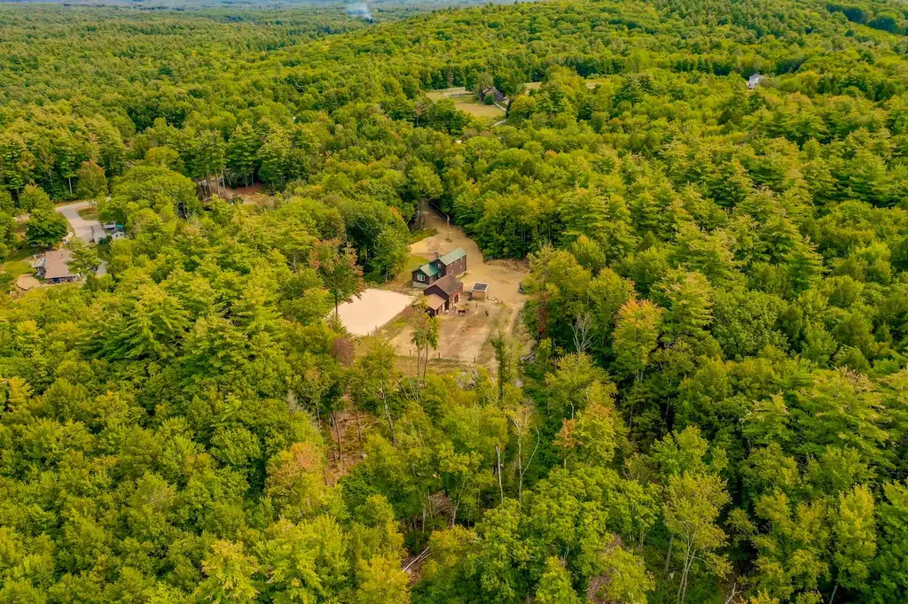 51 Mountain Road Deerfield NH 03037