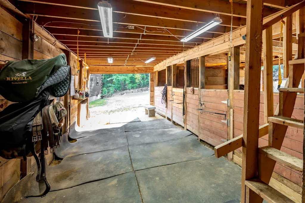 51 Mountain Road Deerfield NH 03037