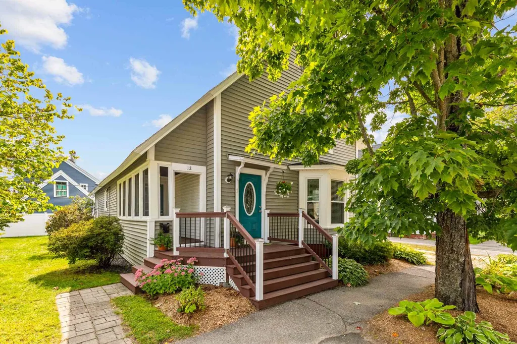 12 Sanborn Street Exeter NH 03833