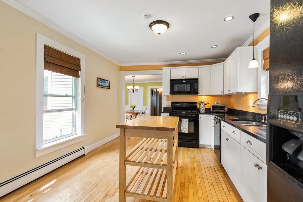 12 Sanborn Street Exeter NH 03833