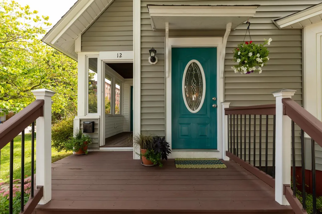 12 Sanborn Street Exeter NH 03833