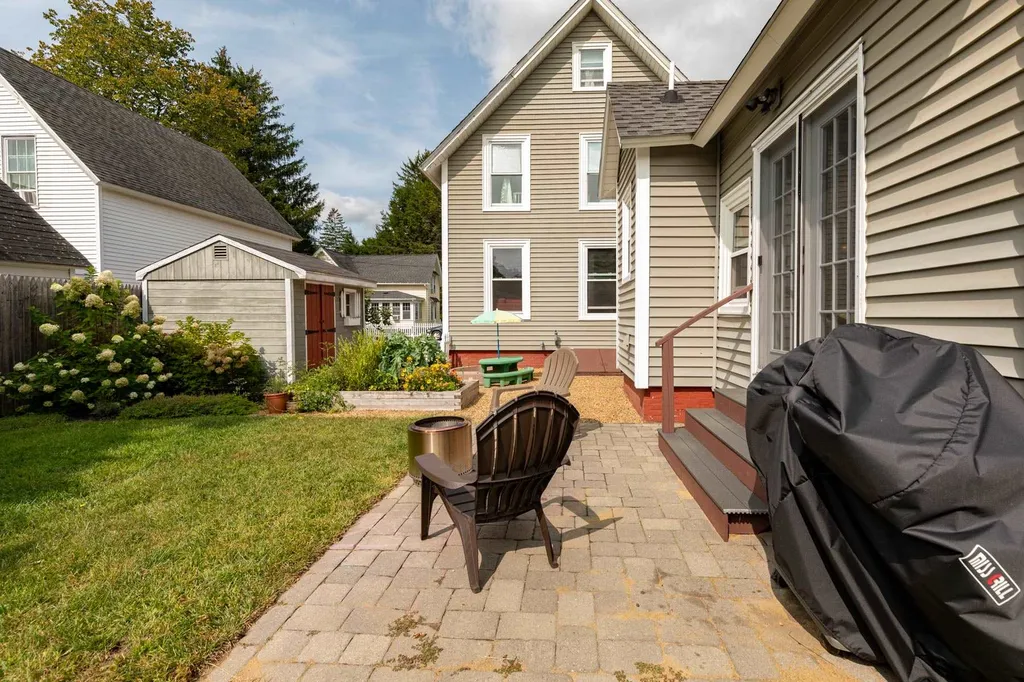 12 Sanborn Street Exeter NH 03833