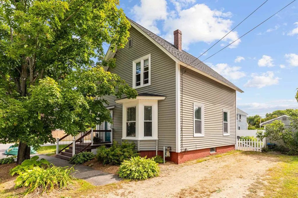 12 Sanborn Street Exeter NH 03833
